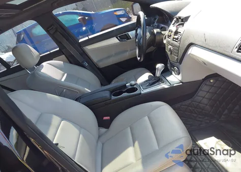 2008 Mercedes-Benz C 300 Luxury/Sport from USA, damaged, VIN WDDGF54X98R015711